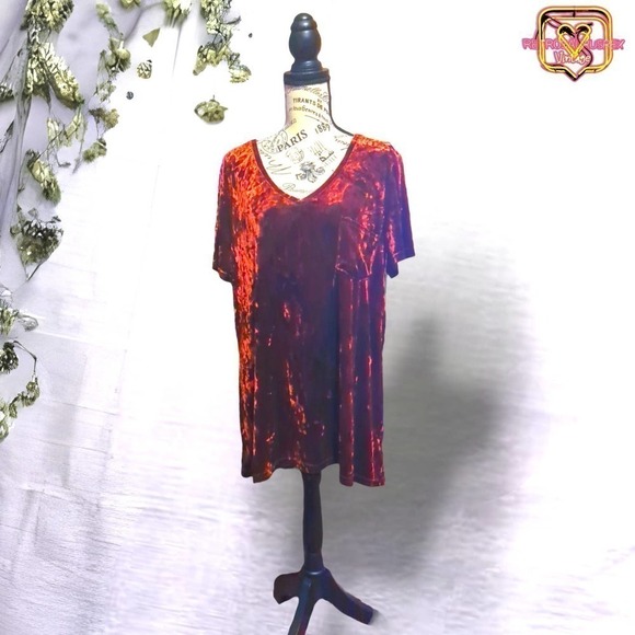 SPRING + Mercer Velvet Legging Tee Crushed Burgundy Red Velvet Blouse, XL - Picture 6 of 11